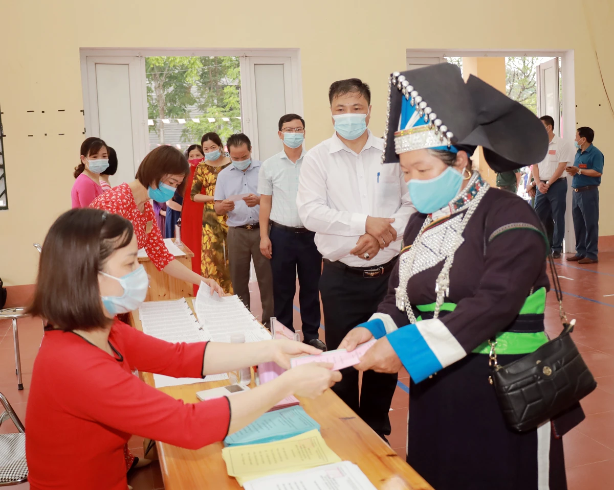 Những hình ảnh ấn tượng tại cuộc bầu cử ảnh 2