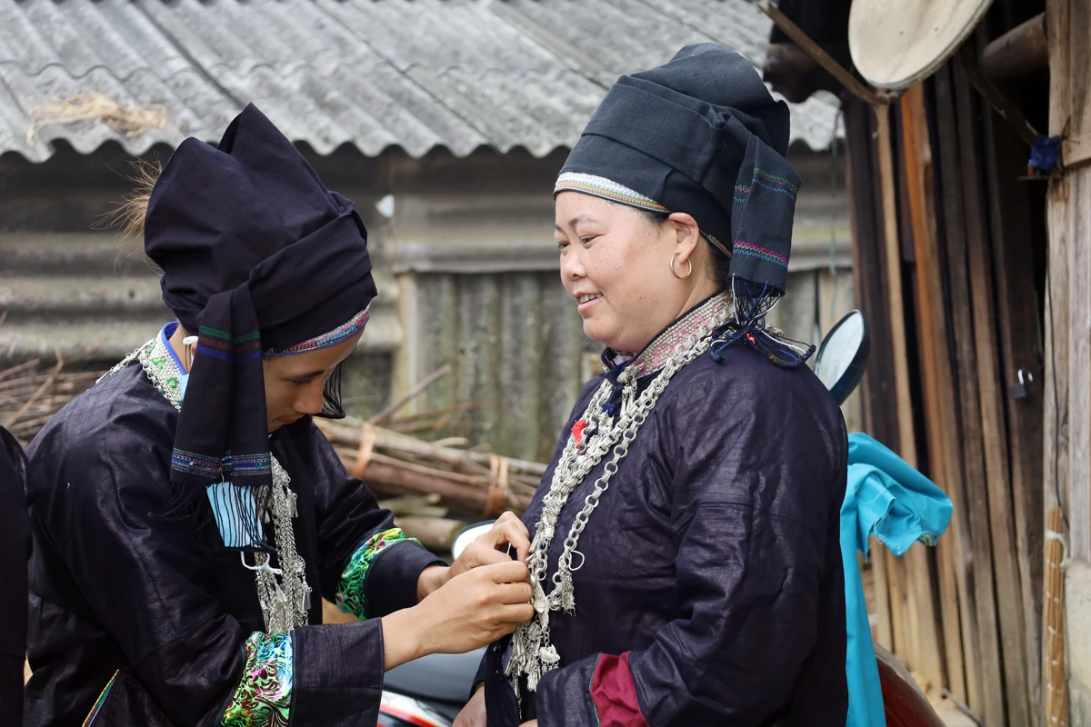 Những hình ảnh ấn tượng tại cuộc bầu cử ảnh 1