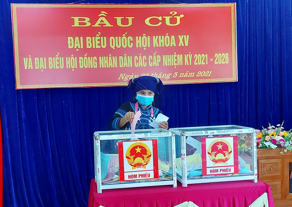 Những hình ảnh ấn tượng tại cuộc bầu cử ảnh 11