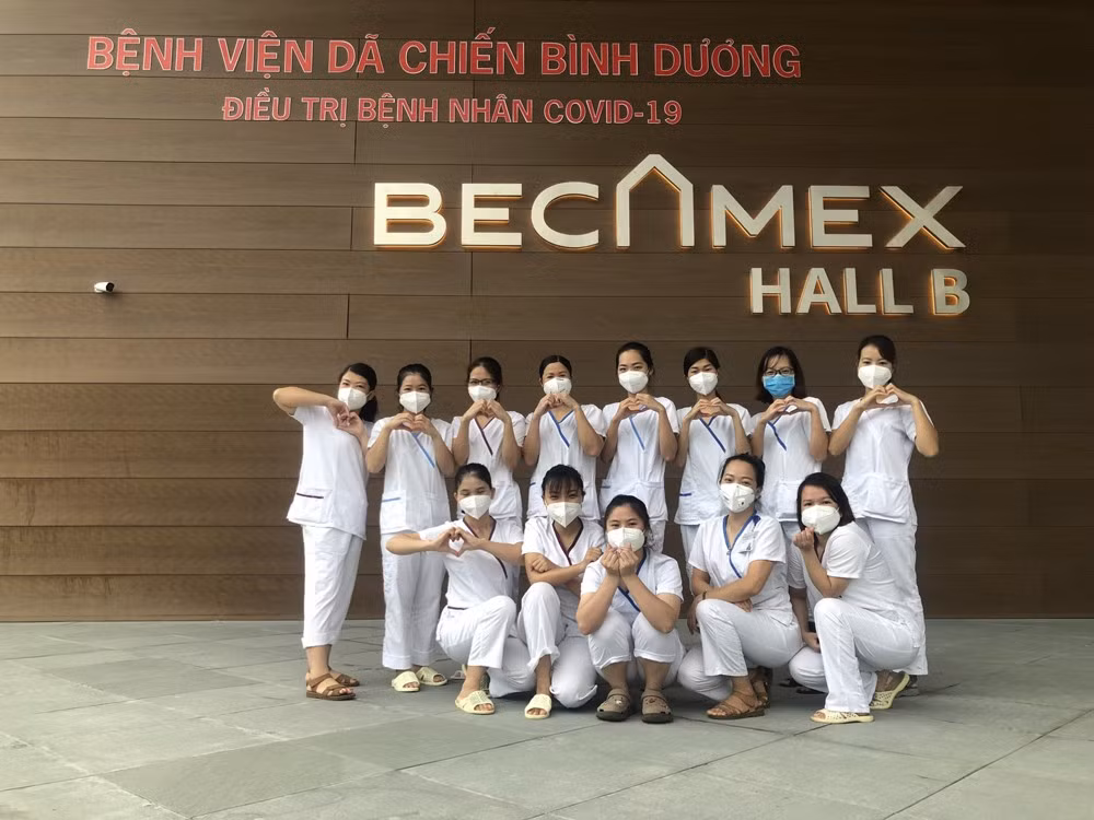 Những nữ cán bộ y tế của Lào Cai tham gia chống dịch tại Bình Dương.