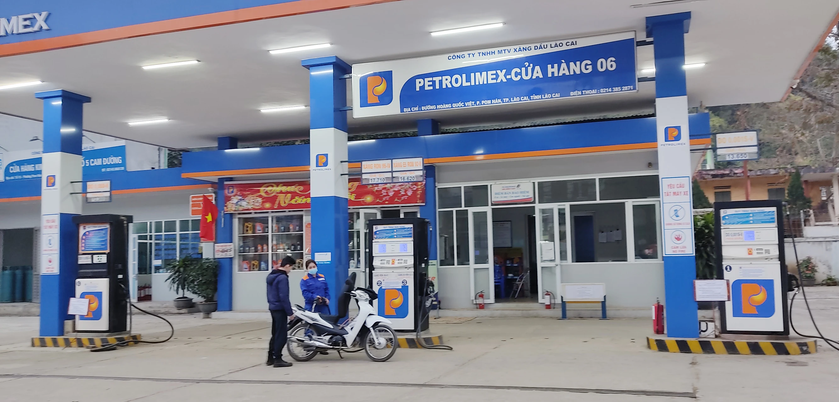 Các cửa hàng xăng, dầu thuộc Công ty TNHH Một thành viên Xăng dầu Lào Cai đã mở cửa phục vụ. Các cửa hàng xăng, dầu thuộc Công ty TNHH Một thành viên Xăng dầu Lào Cai đã mở cửa phục vụ.