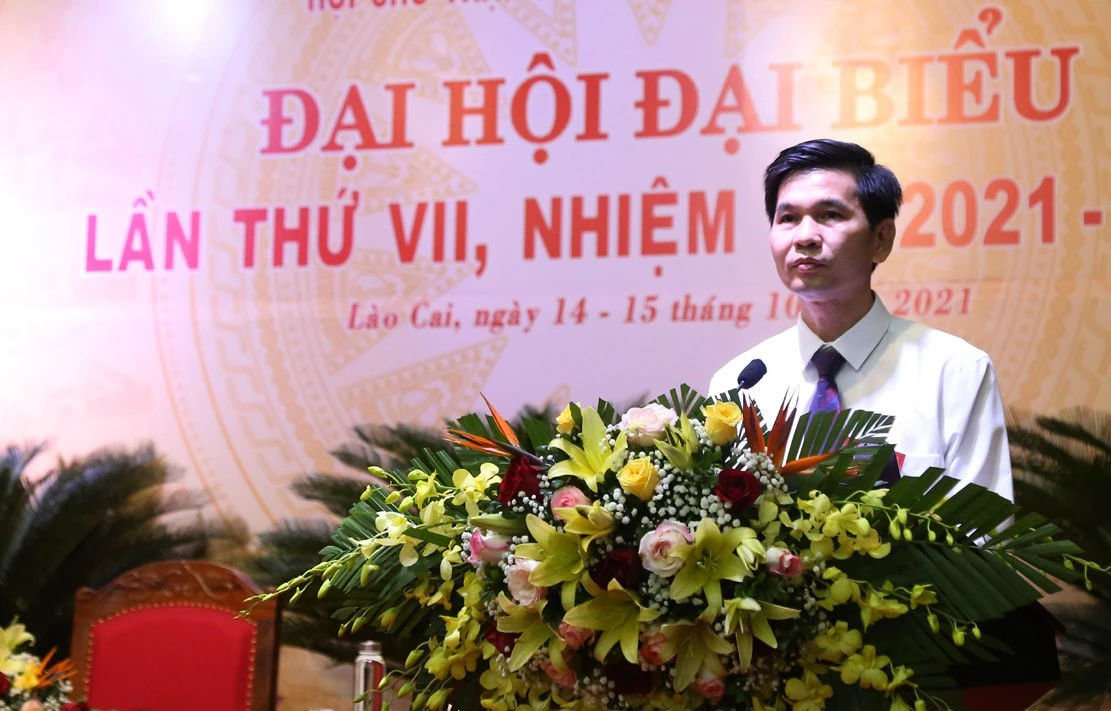 Đại biểu tham luận tại đại hội.