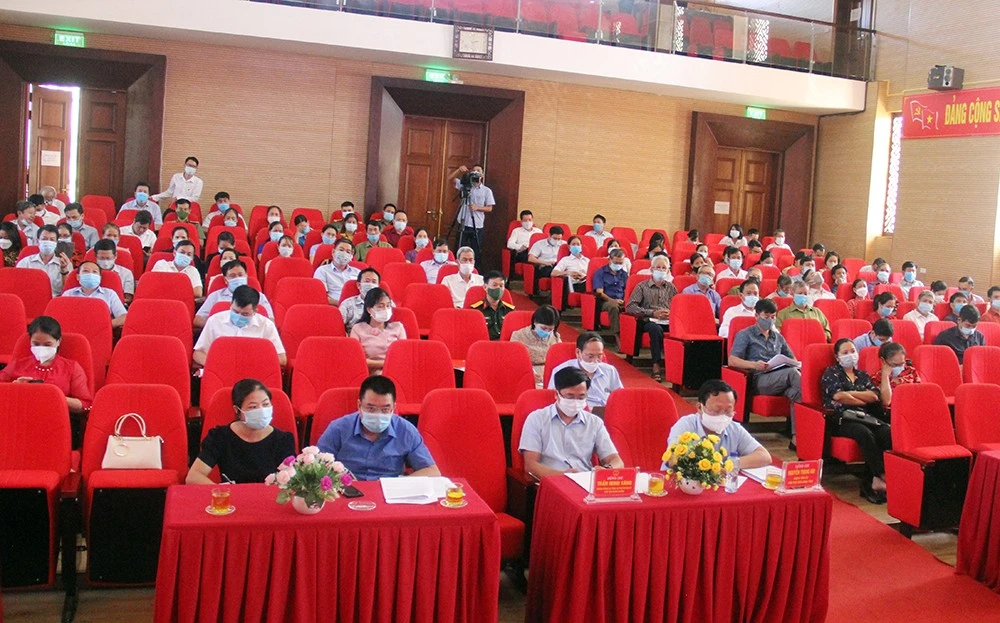 Đoàn đại biểu Quốc hội tỉnh tiếp xúc cử tri huyện Văn Bàn và Bảo Thắng ảnh 7