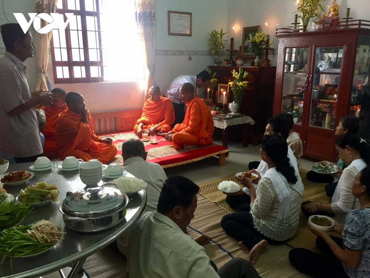 Vai trò các vị “À Cha” trong đời sống văn hóa của bà con Khmer ảnh 2