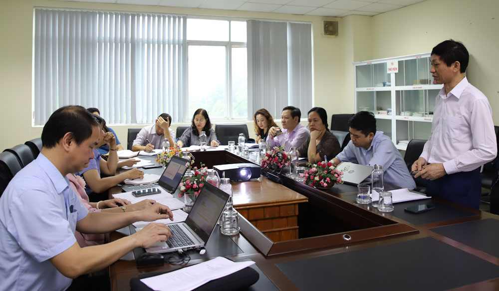 Quang cảnh buổi làm việc.