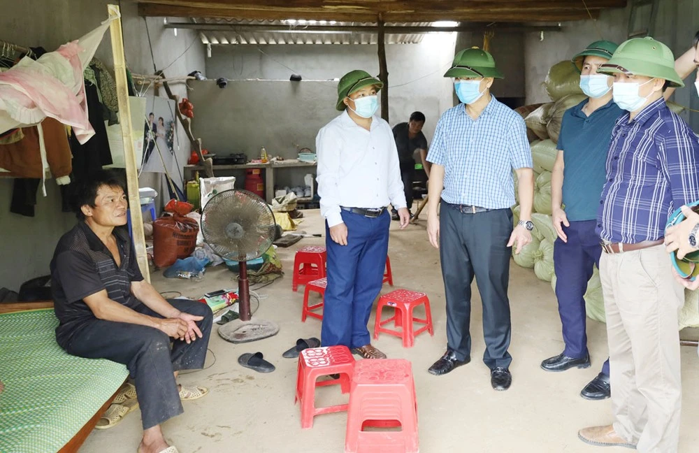 Bát Xát di dời dân ra khỏi vùng có nguy cơ sạt lở ảnh 1