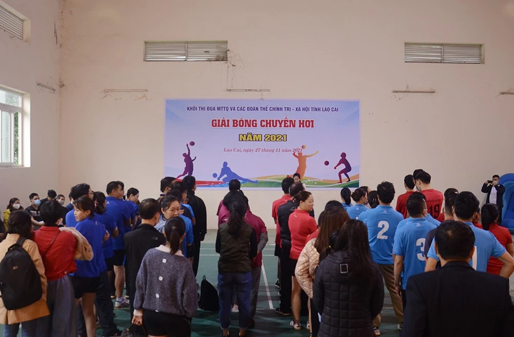 Khai mạc Giải bóng chuyền hơi Khối thi đua Mặt trận Tổ quốc và các tổ chức chính trị - xã hội tỉnh năm 2021 ảnh 1