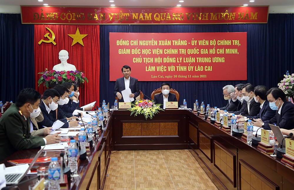Đồng chí Nguyễn Xuân Thắng, Ủy viên Bộ Chính trị, Giám đốc Học viện Chính trị Quốc gia Hồ Chí Minh, Chủ tịch Hội đồng Lý luận Trung ương làm việc với Tỉnh ủy Lào Cai ảnh 3