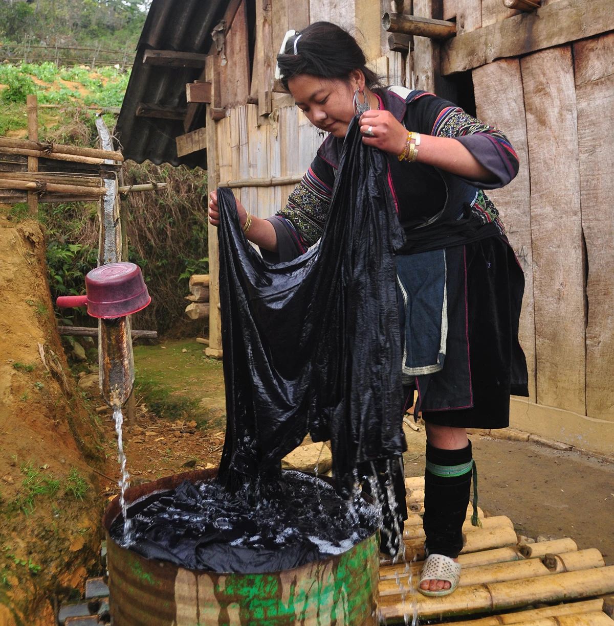 Người Mông Sa Pa vào mùa thu hoạch cây lanh, dệt vải ảnh 7 Người Mông Sa Pa vào mùa thu hoạch cây lanh, dệt vải ảnh 7