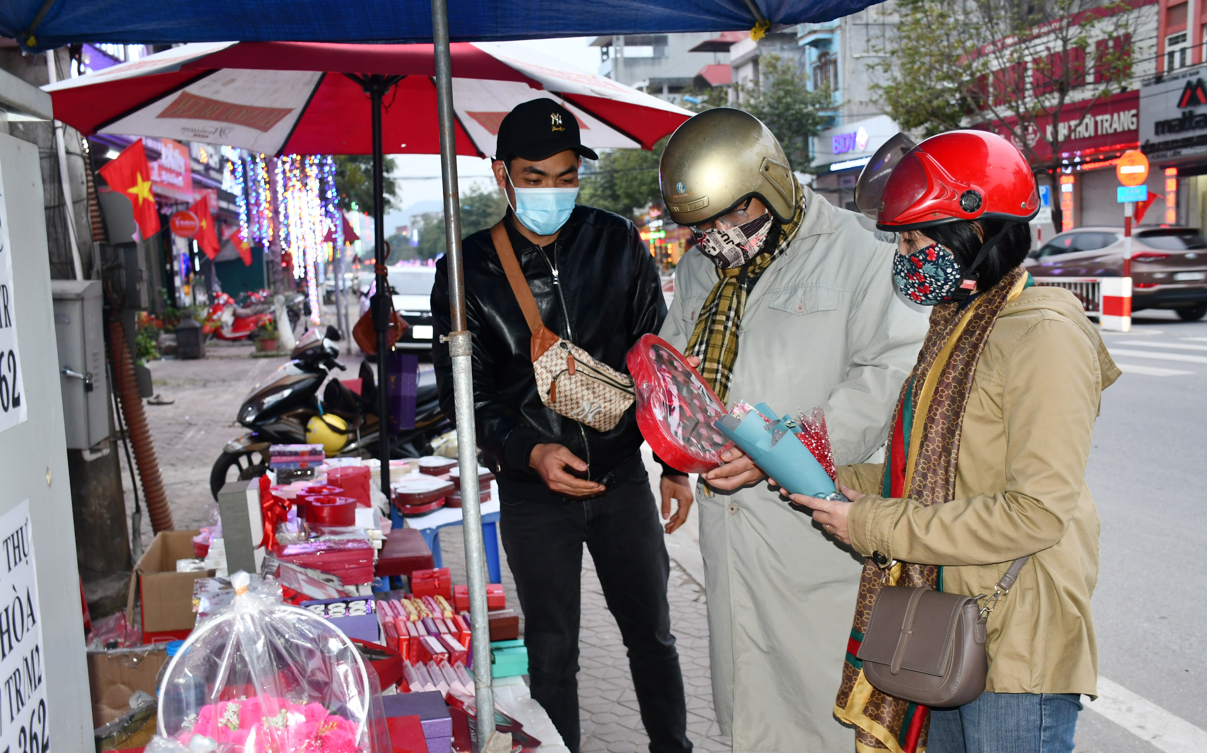 Nhiều sản phẩm, mẫu mã cho khách hàng chọn lựa.