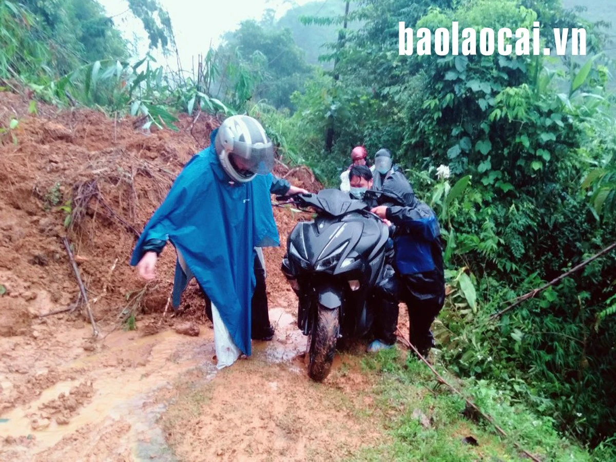 Hoàn lưu bão số 8 gây thiệt hại 3,5 tỷ đồng ảnh 6