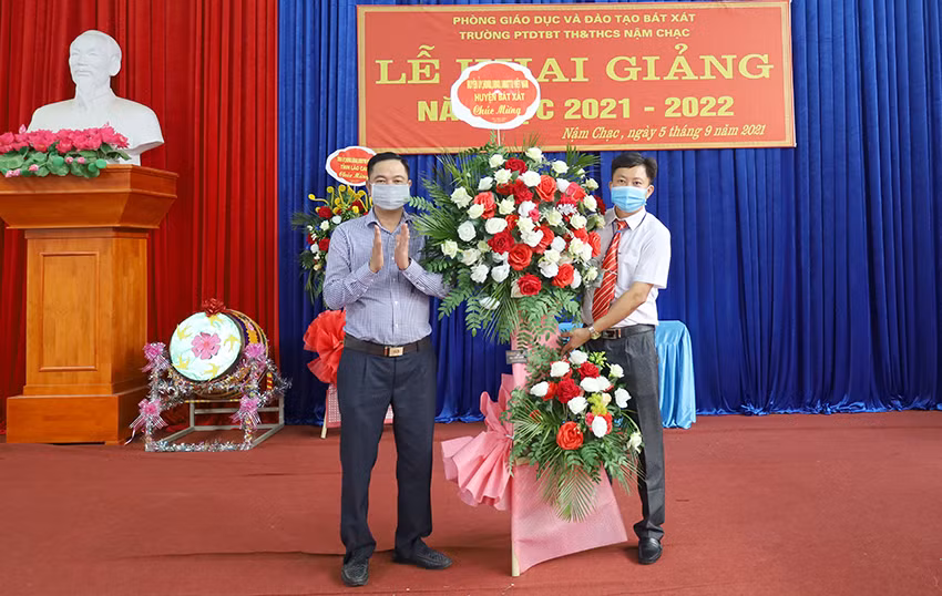 Lào Cai: Gần 228 nghìn học sinh dự Lễ khai giảng năm học mới ảnh 41 Lào Cai: Gần 228 nghìn học sinh dự Lễ khai giảng năm học mới ảnh 41