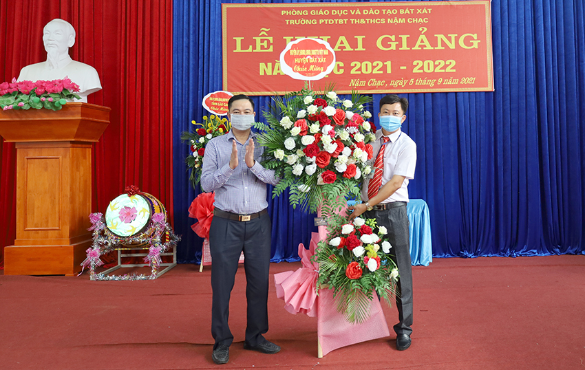 Lào Cai: Gần 228 nghìn học sinh dự Lễ khai giảng năm học mới ảnh 41