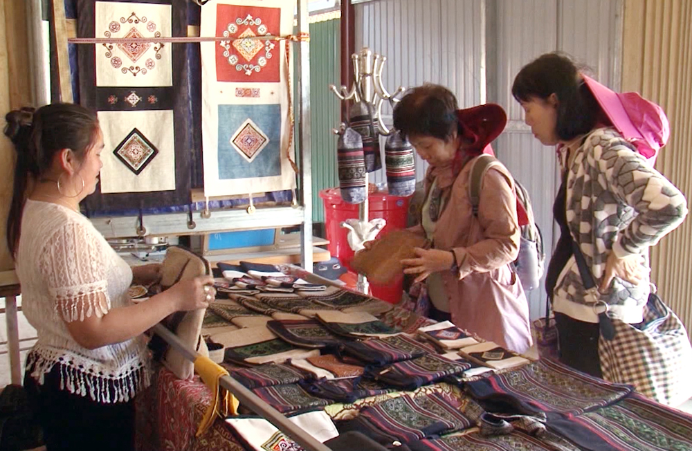 Gìn giữ bản sắc văn hóa từ mô hình kinh tế tập thể do phụ nữ làm chủ ảnh 1 Gìn giữ bản sắc văn hóa từ mô hình kinh tế tập thể do phụ nữ làm chủ ảnh 1