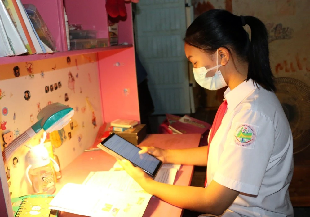 Chung tay mang niềm vui cho học sinh nghèo ảnh 2