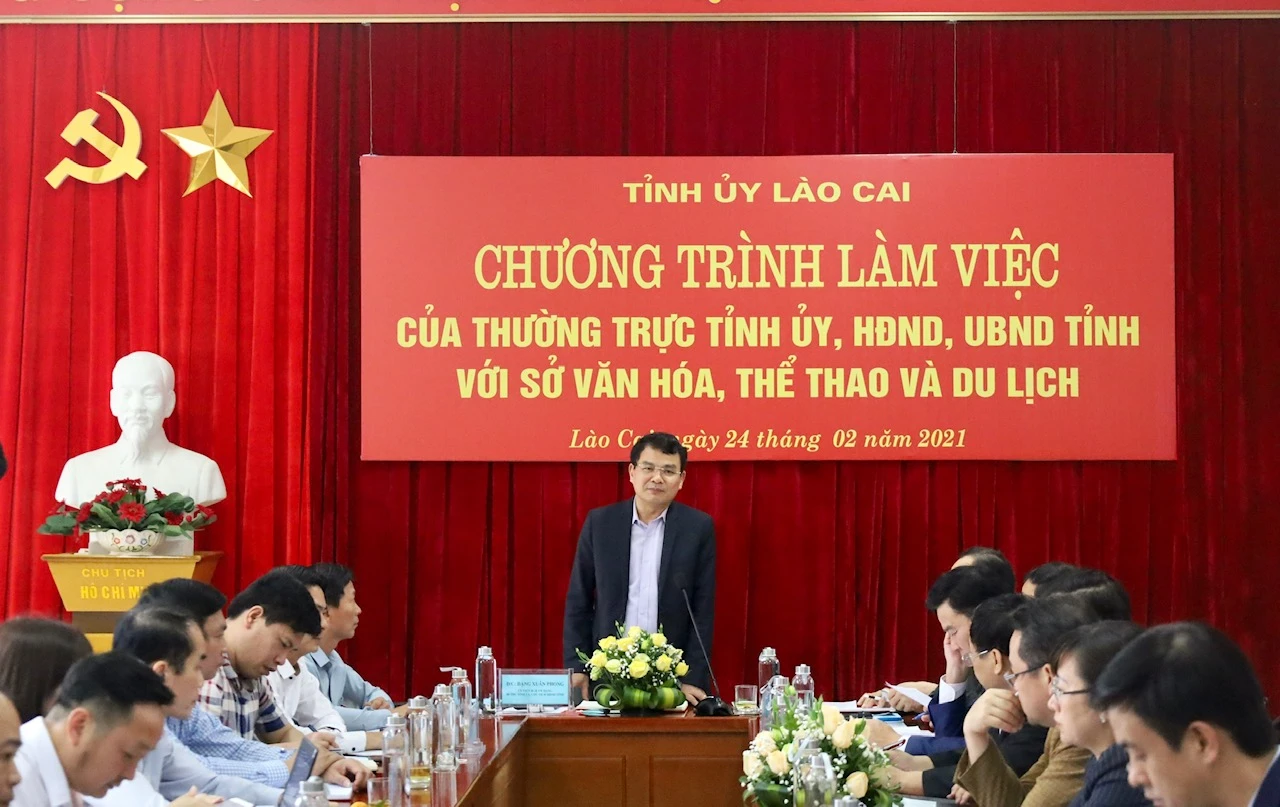 Bí thư Tỉnh ủy Đặng Xuân Phong phát biểu chỉ đạo. Bí thư Tỉnh ủy Đặng Xuân Phong phát biểu chỉ đạo.