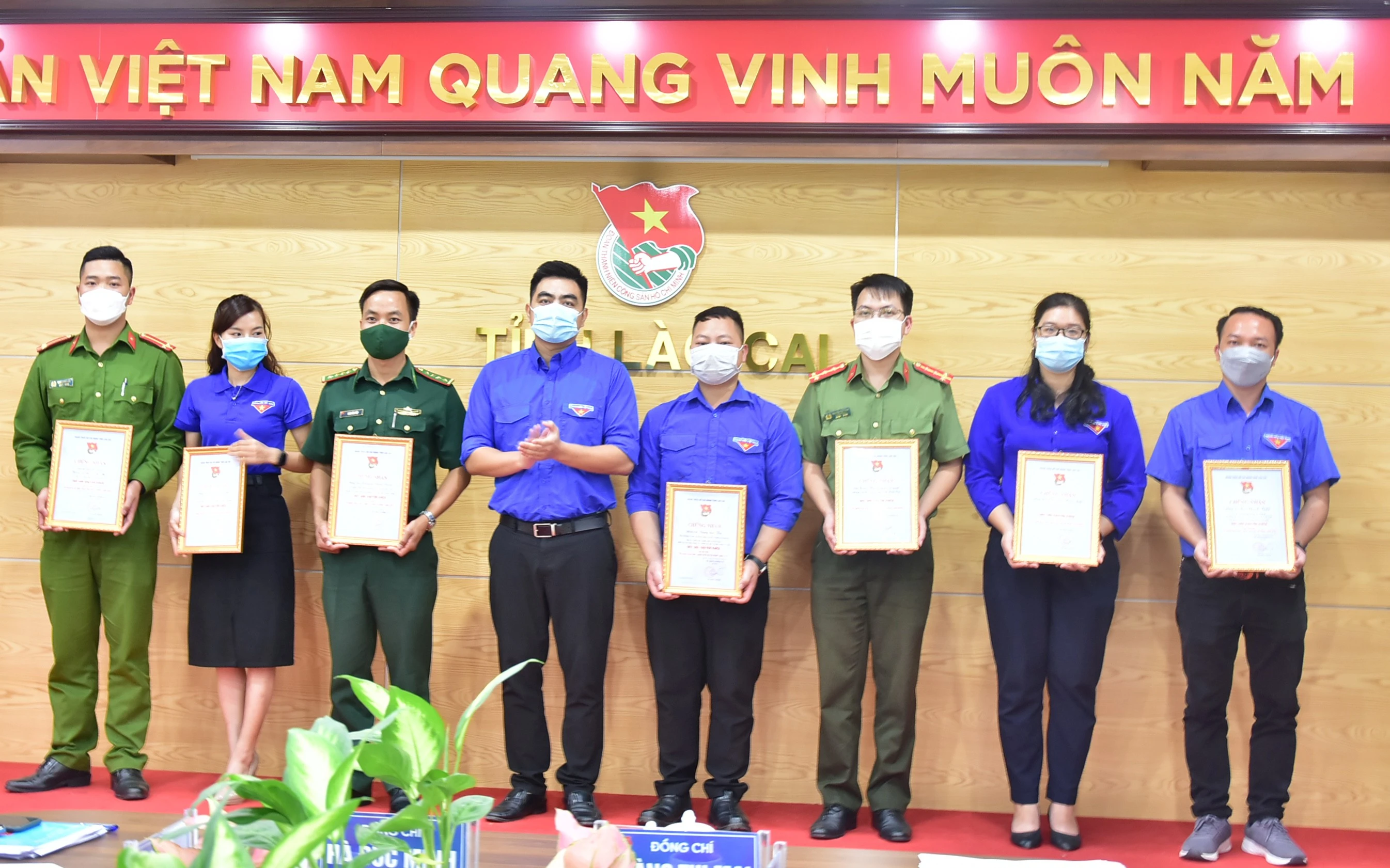 Trao giải phần thi ảnh "Tôi - Người đoàn viên Đoàn TNCS Hồ Chí Minh".