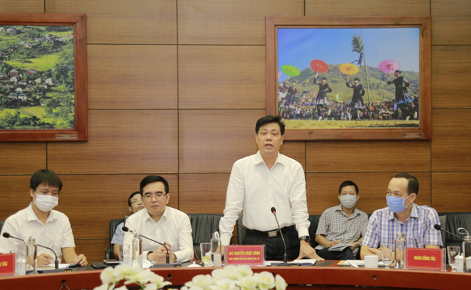 Thứ trưởng Bộ Giao thông vận tải Nguyễn Ngọc Đông phát biểu tại buổi làm việc.