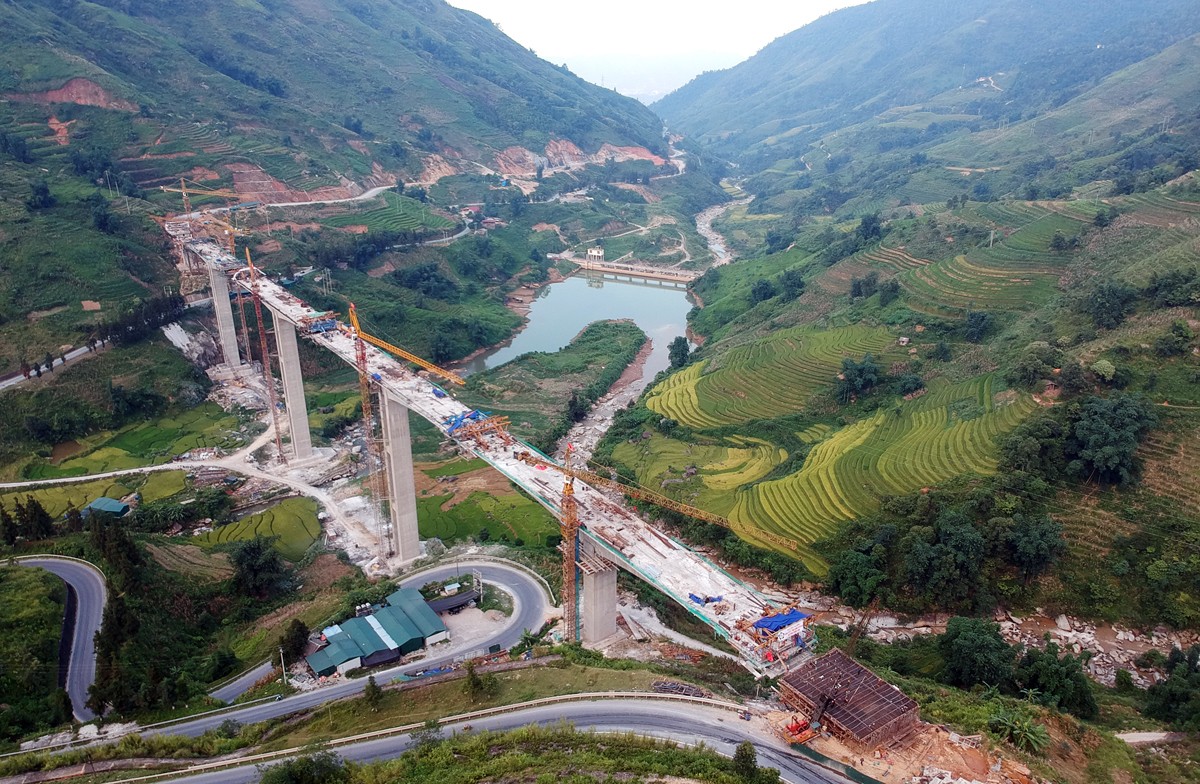 Từ những con đường đất đến đại lộ, cao tốc ảnh 2