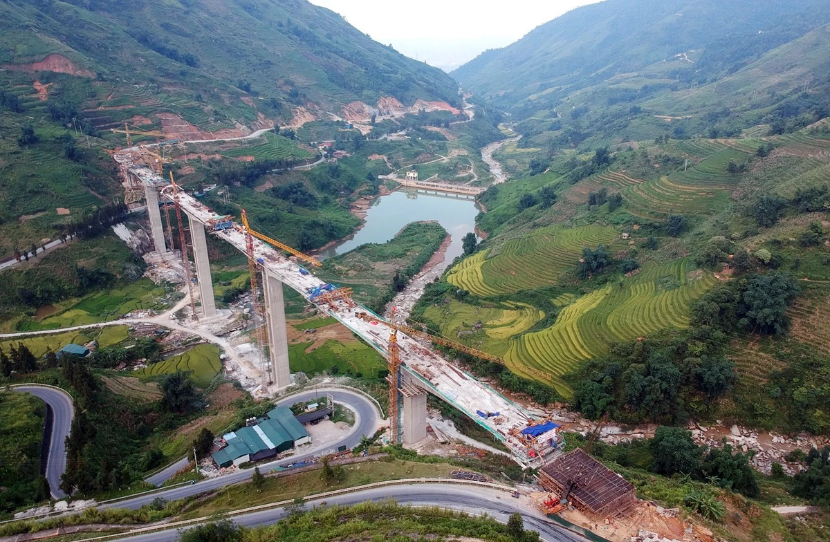 Từ những con đường đất đến đại lộ, cao tốc ảnh 2