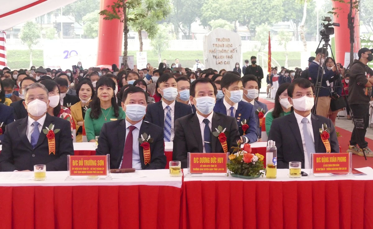 Trường THPT số 1 thành phố Lào Cai kỷ niệm 60 năm thành lập và đón nhận Huân chương Độc lập hạng Nhì ảnh 1 Trường THPT số 1 thành phố Lào Cai kỷ niệm 60 năm thành lập và đón nhận Huân chương Độc lập hạng Nhì ảnh 1