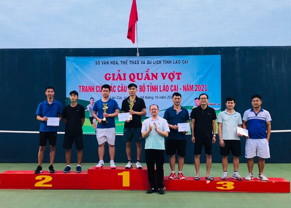 Trao giải nội dung đôi nam lãnh đạo. Trao giải nội dung đôi nam đôi nam 46 tuổi trở lên. Trao giải nội dung đôi nam nữ. Trao giải nội dung đôi nam 45 tuổi trở xuống.