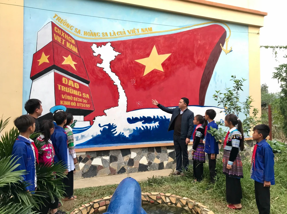 Bồi đắp tình yêu biên giới, biển, đảo cho học sinh ảnh 1