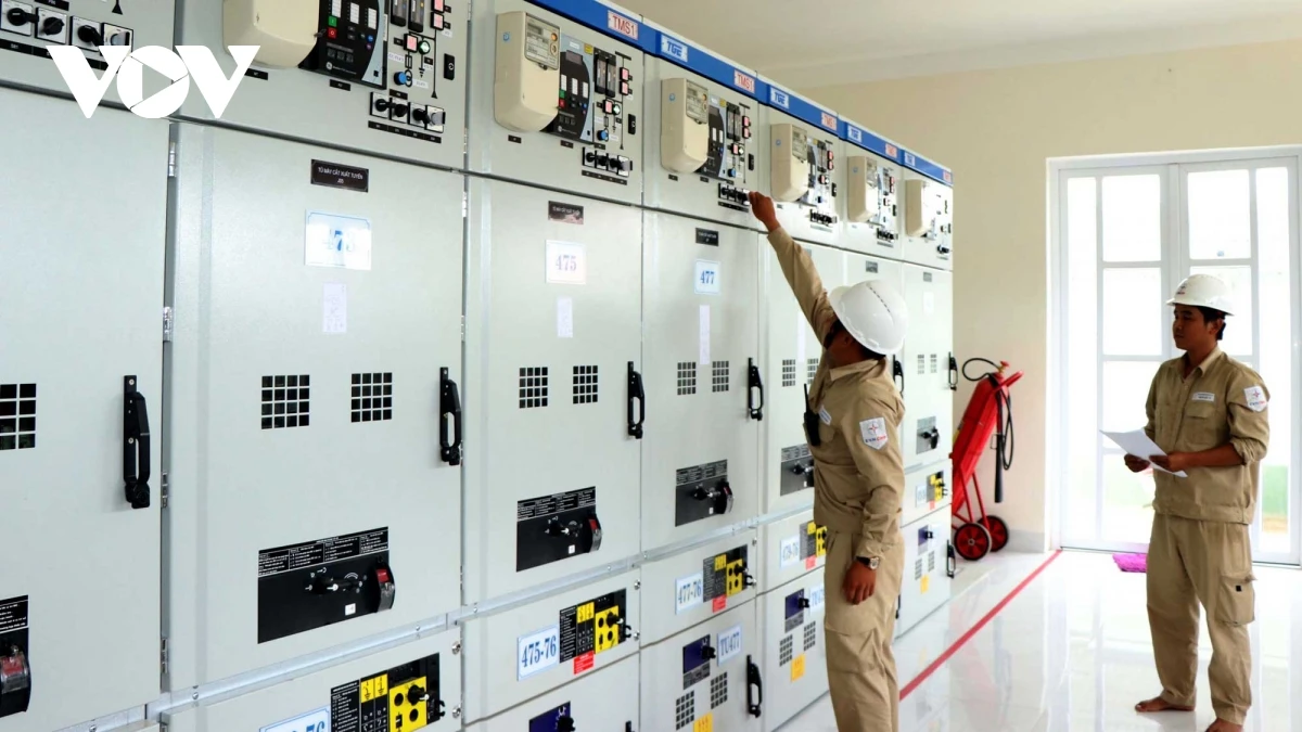 Khẩn cấp giảm công suất các nguồn phát điện khi giảm phụ tải dịp Tết ảnh 1