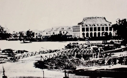 Bến cảng Nhà rồng - nơi Bác Hồ rời Tổ quốc ra đi tìm đường cứu nước.