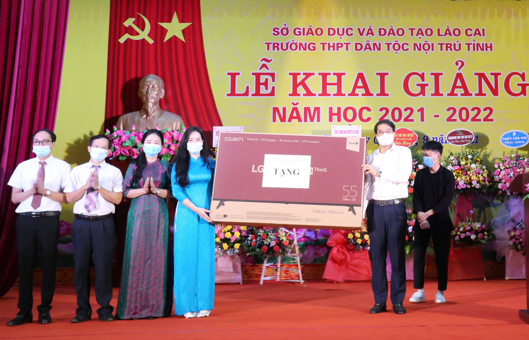 Lào Cai: Gần 228 nghìn học sinh dự Lễ khai giảng năm học mới ảnh 11