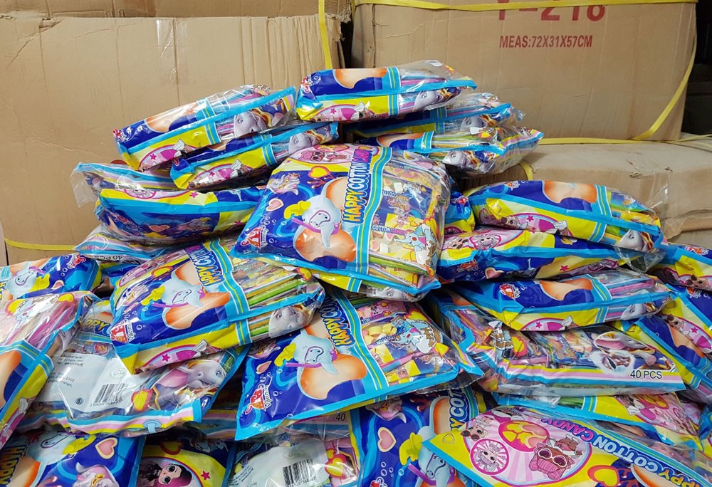 Thu giữ hơn 11.000 sản phẩm bánh, kẹo không rõ nguồn gốc, xuất xứ ảnh 1
