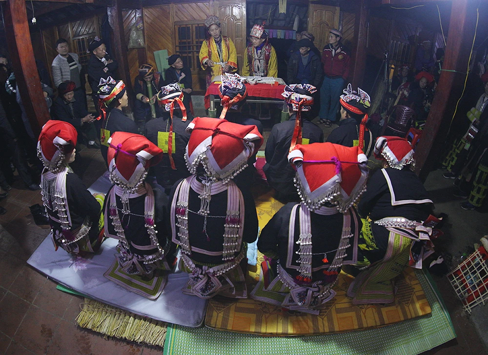 Độc đáo nghi lễ cấp sắc của người Dao đỏ ảnh 5