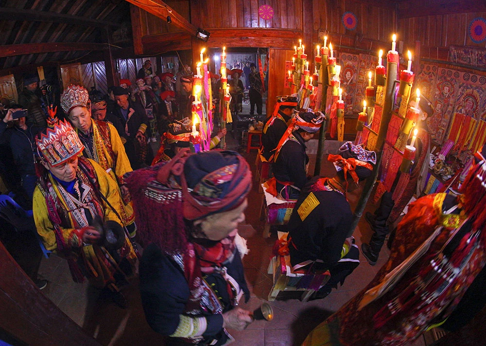 Độc đáo nghi lễ cấp sắc của người Dao đỏ ảnh 7