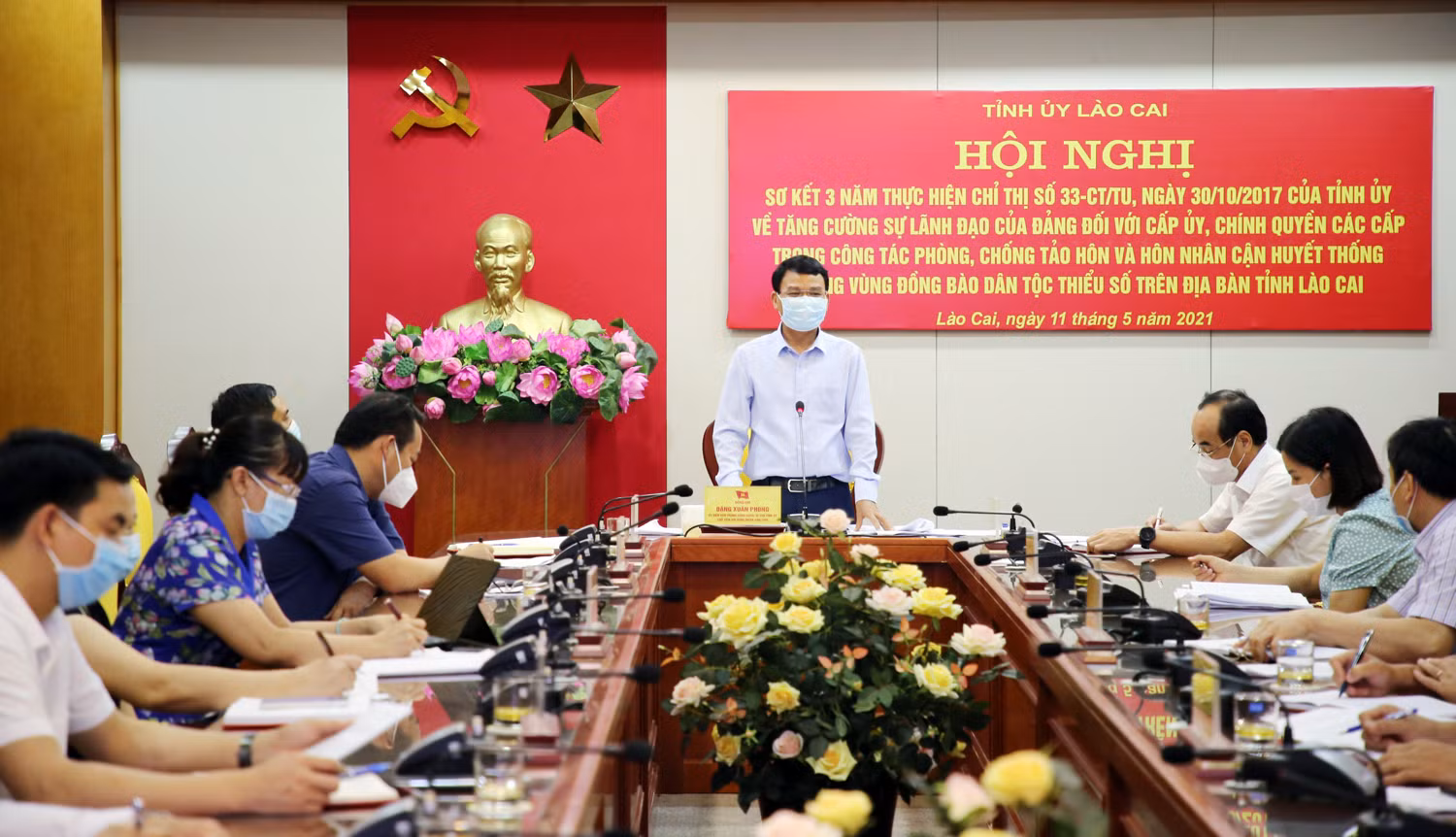 Bí thư Tỉnh uỷ Đặng Xuân Phong phát biểu tại hội nghị.