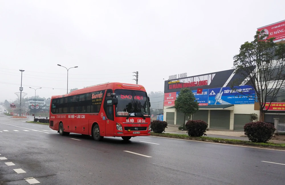 Dịch vụ vận tải hành khách hoạt động trở lại ảnh 1