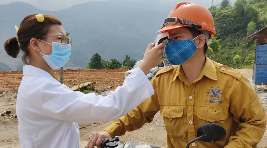 Tết Độc lập không nghỉ trên công trường, nhà máy, đơn vị ảnh 1