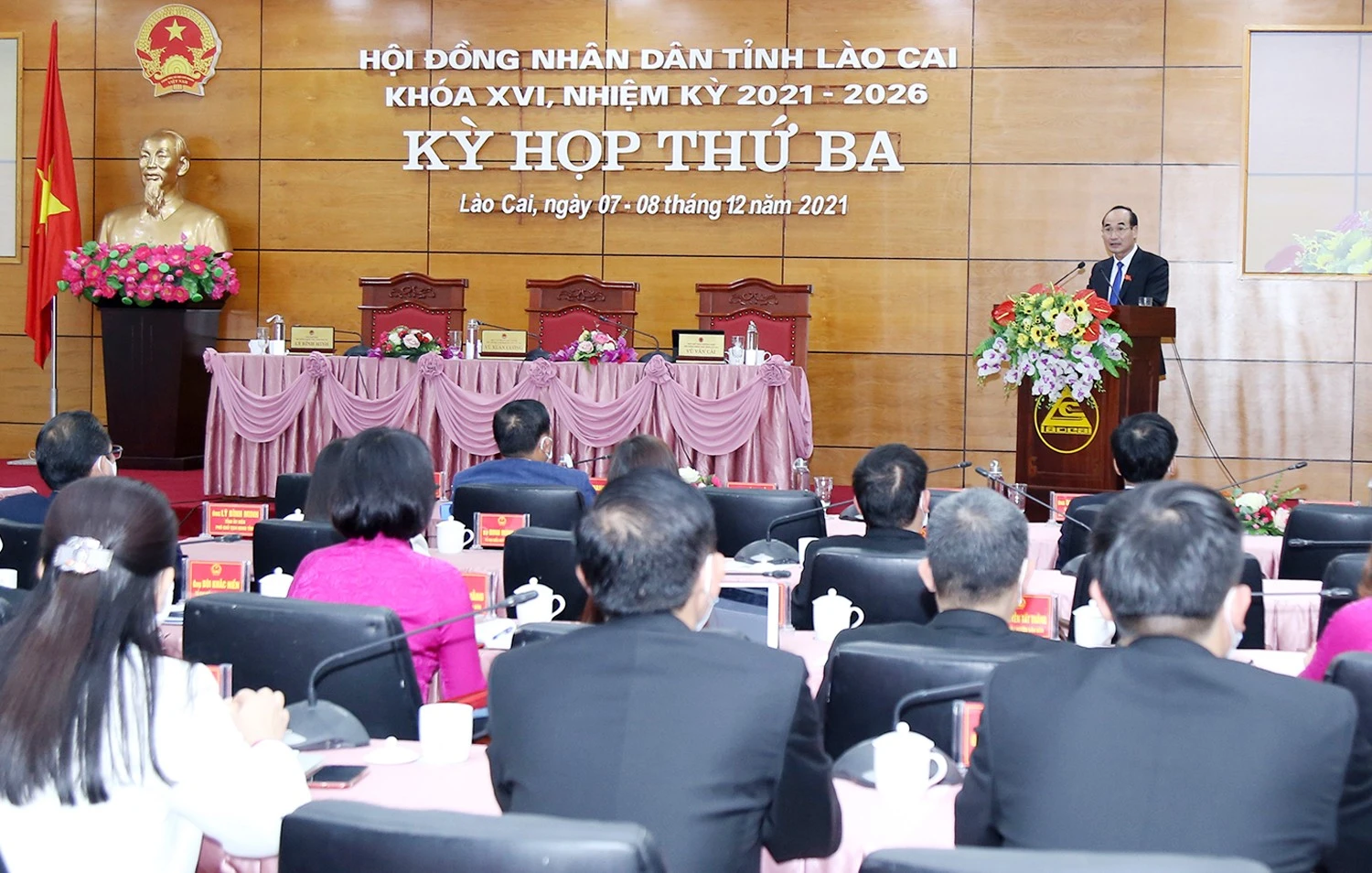 Quang cảnh phiên bế mạc kỳ họp Quang cảnh phiên bế mạc kỳ họp