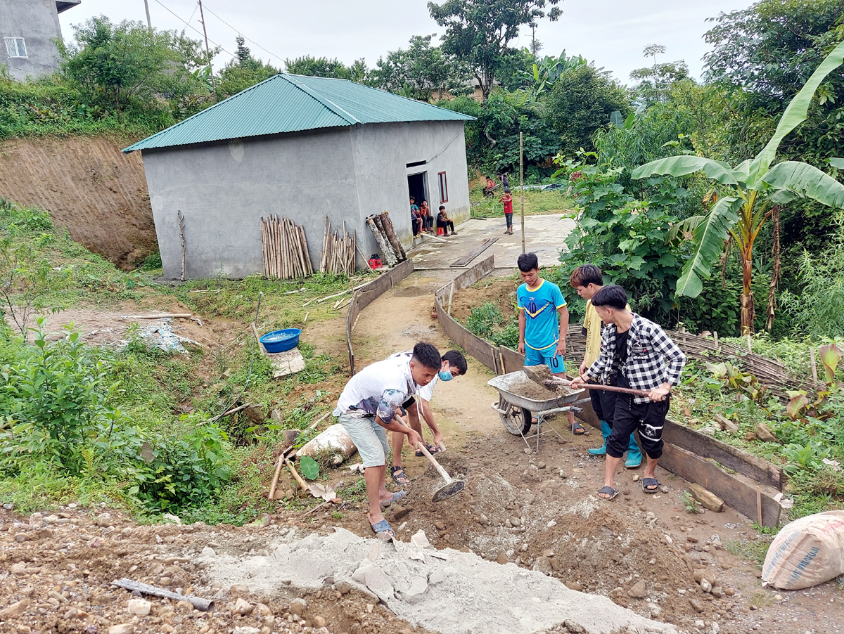 Bình yên trên núi Tơ Phồ Xa ảnh 2