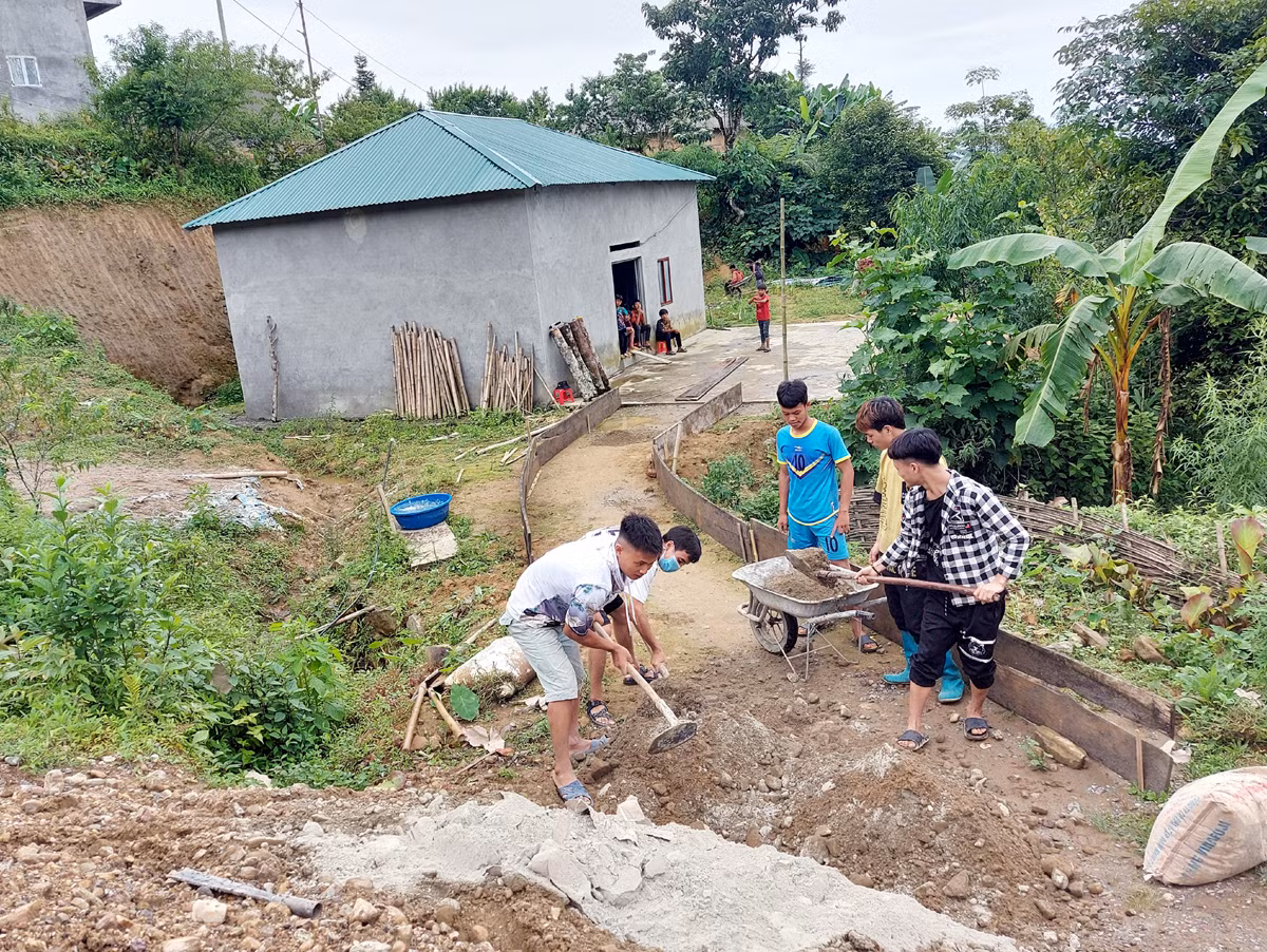 Bình yên trên núi Tơ Phồ Xa ảnh 2