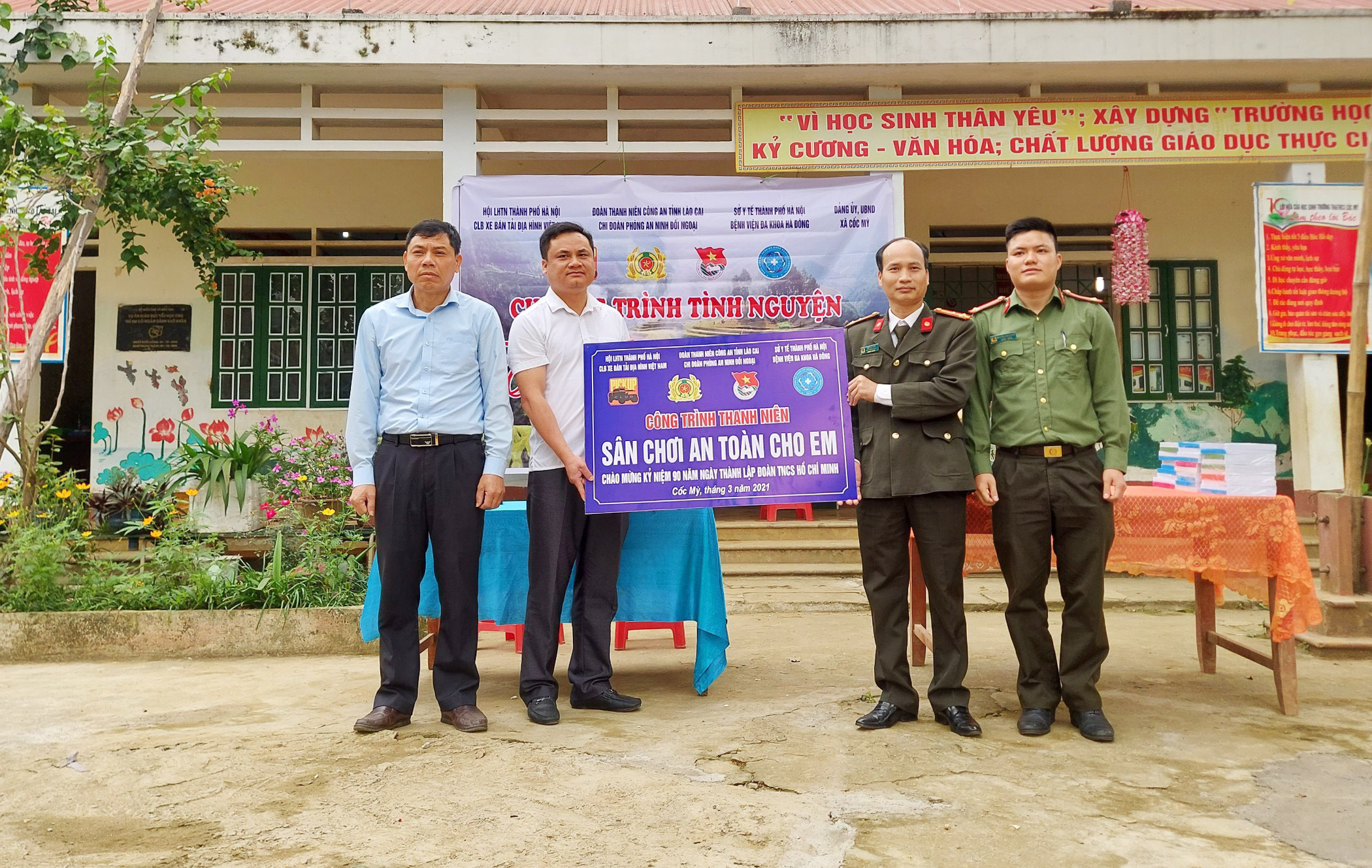 Sôi nổi các hoạt động chào mừng 90 năm Ngày thành lập Đoàn TNCS Hồ Chí Minh ảnh 11 Sôi nổi các hoạt động chào mừng 90 năm Ngày thành lập Đoàn TNCS Hồ Chí Minh ảnh 11