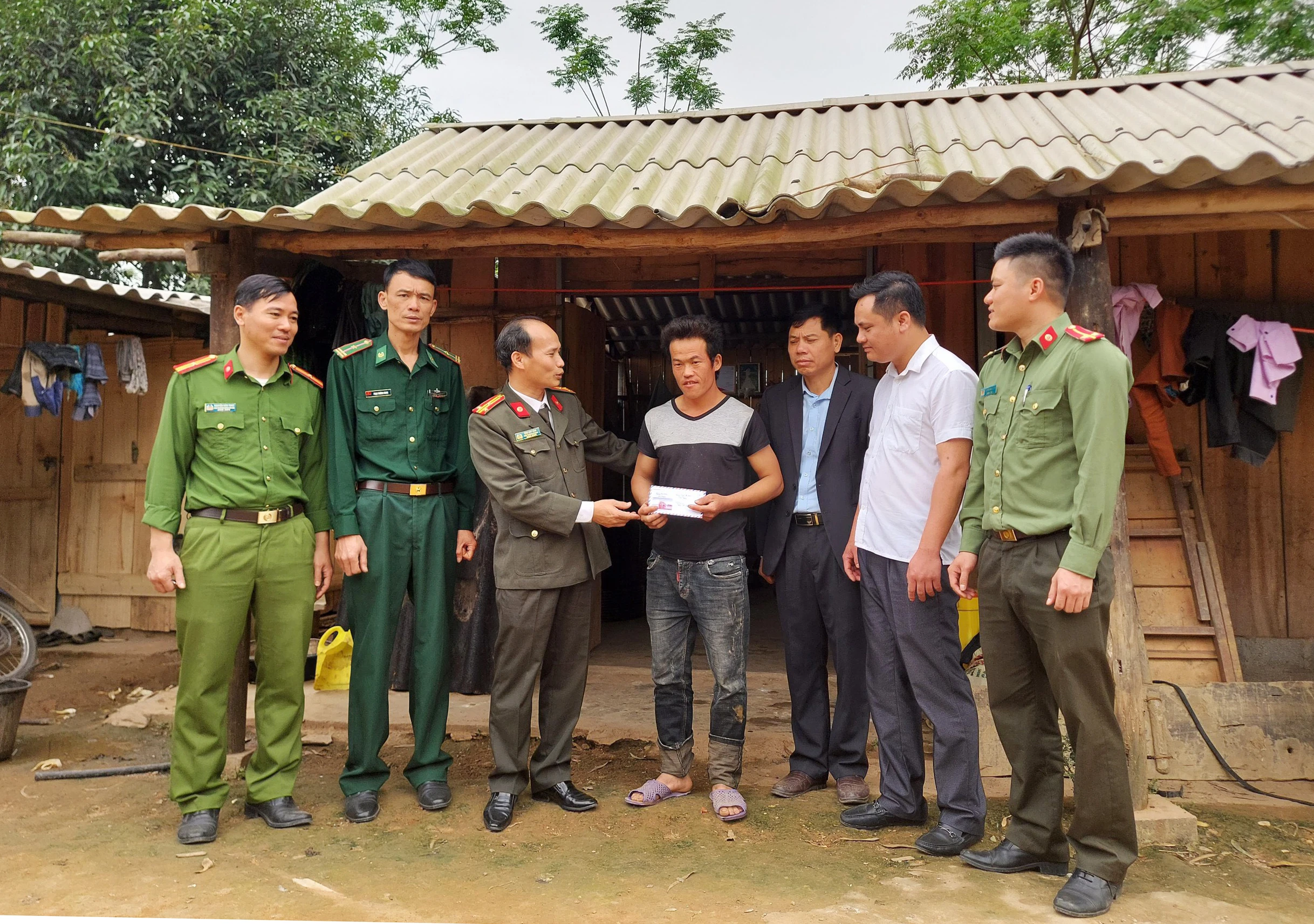 Sôi nổi các hoạt động chào mừng 90 năm Ngày thành lập Đoàn TNCS Hồ Chí Minh ảnh 12