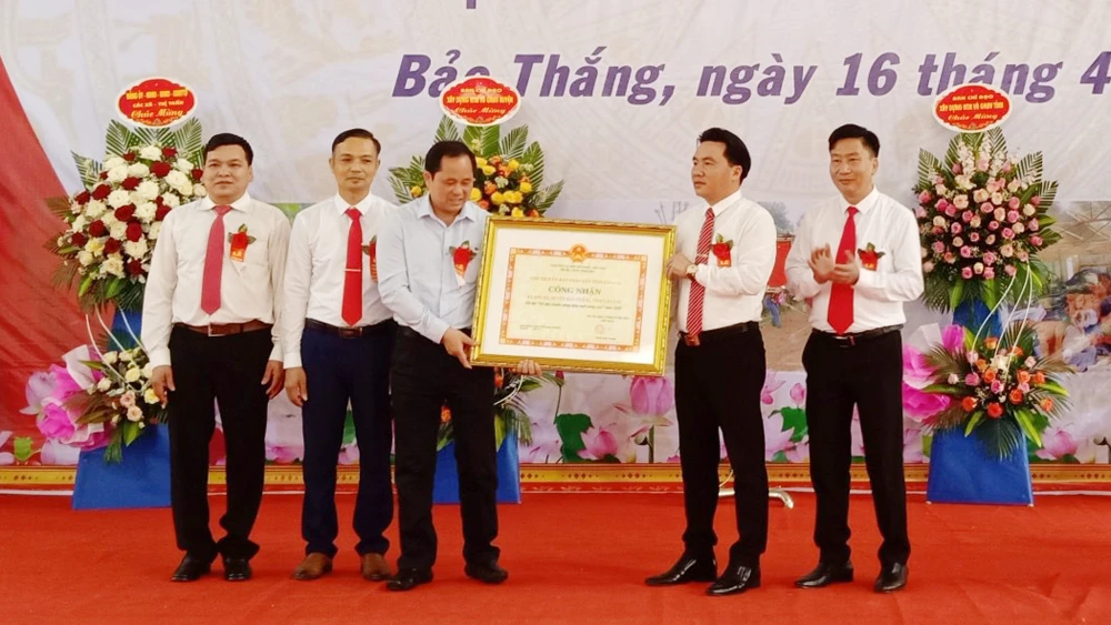 Xã Sơn Hà (Bảo Thắng) đạt chuẩn nông thôn mới nâng cao ảnh 1