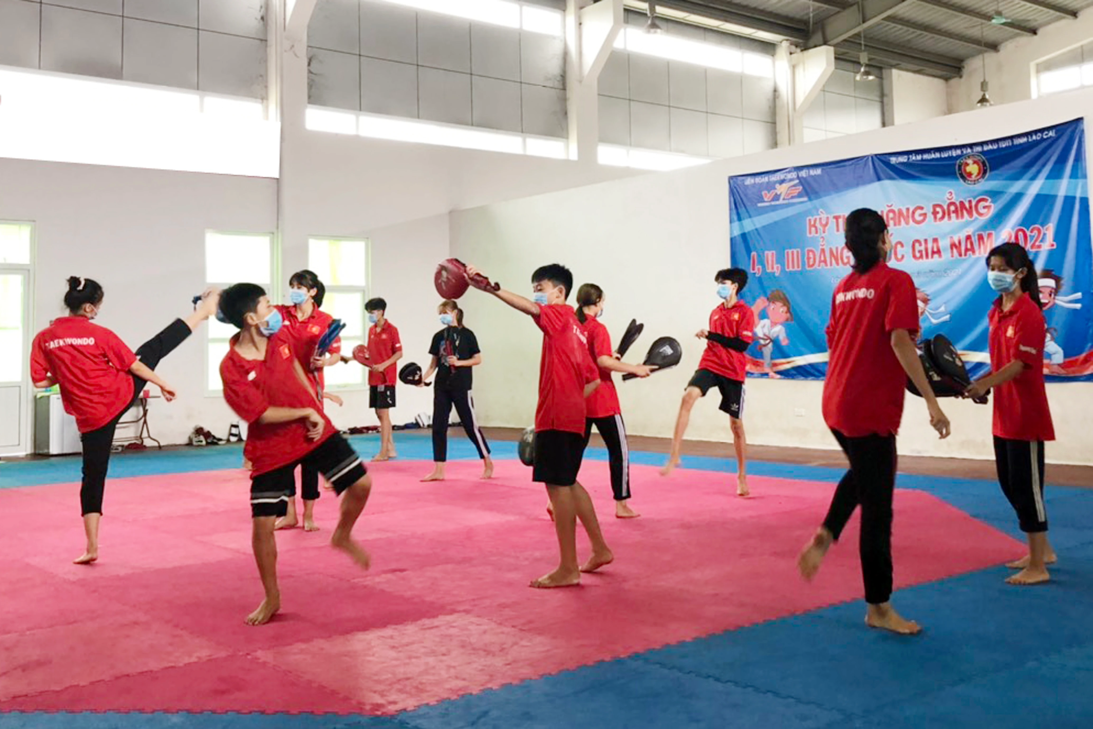 Giúp vận động viên vượt khó mùa dịch ảnh 1