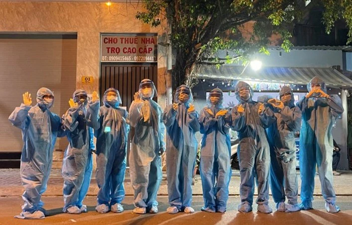 P và các bạn lạc quan chiến thắng đại dịch covid-19.