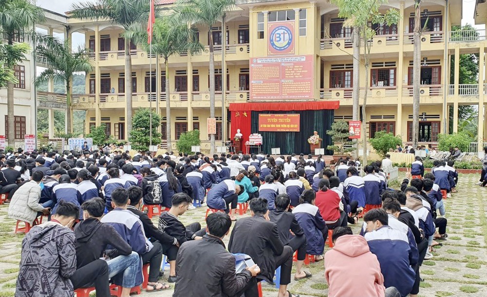 Tuyên truyền an toàn giao thông tại Trường THPT số 3 Bảo Thắng ảnh 1 Tuyên truyền an toàn giao thông tại Trường THPT số 3 Bảo Thắng ảnh 1