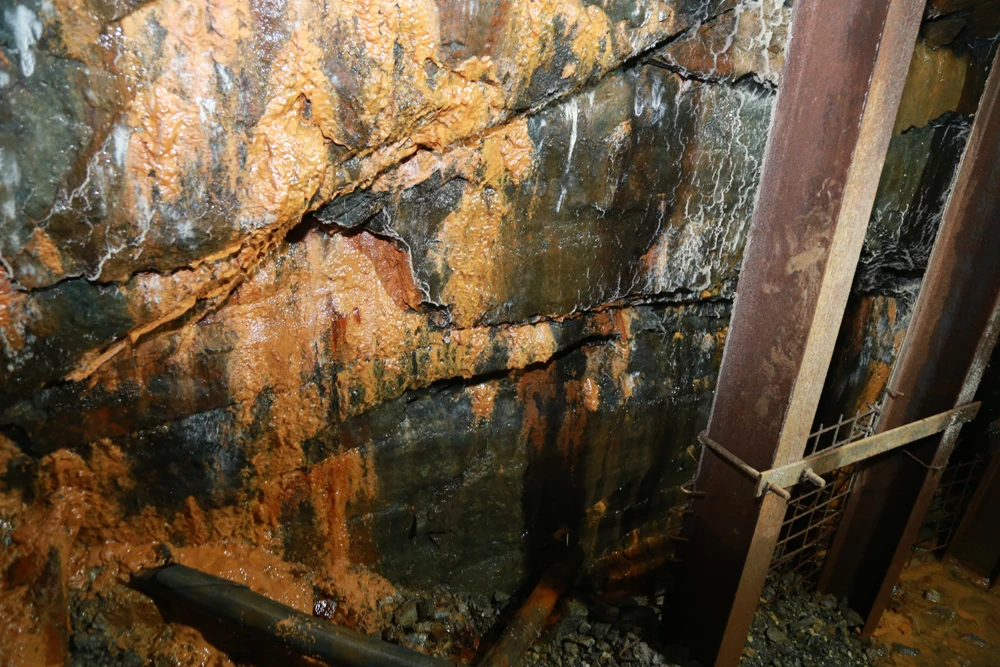 Xuống lòng đất cùng thợ mỏ Sin Quyền ảnh 4