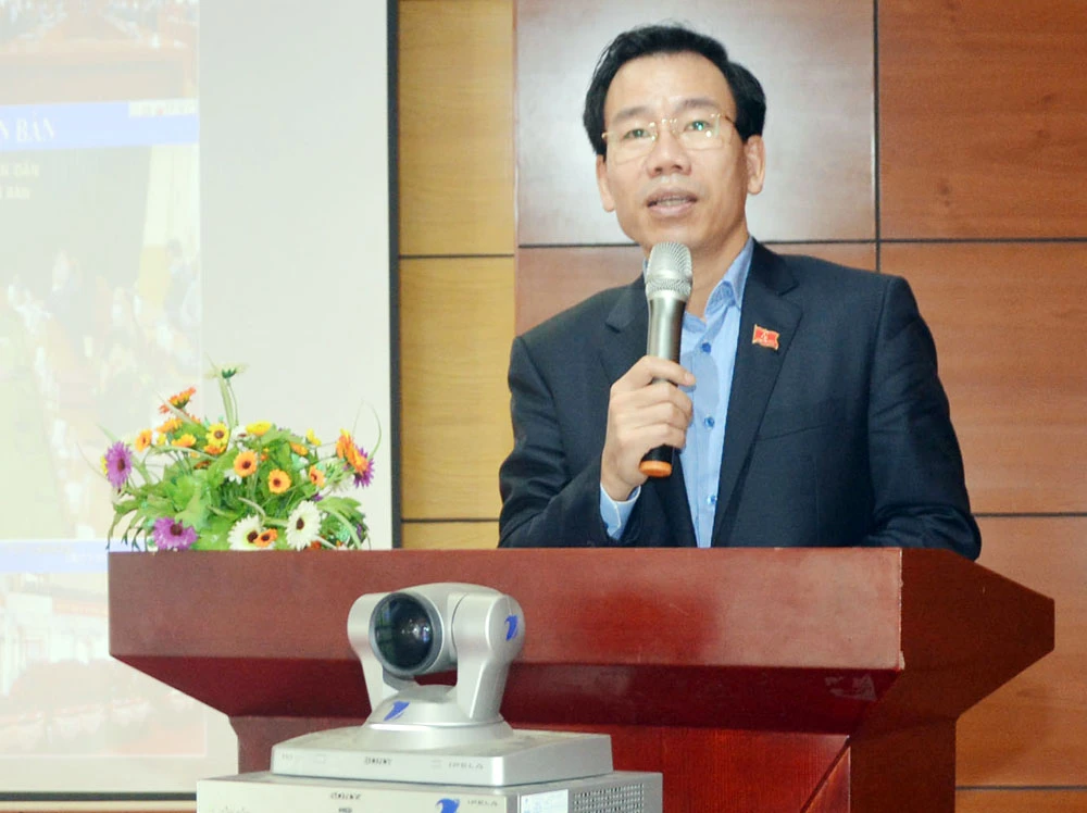 Đồng chí Dương Đức Huy phát biểu lưu ý một số nội dung định hướng tuyên truyền đối với các báo cáo viên trên địa bàn tỉnh.