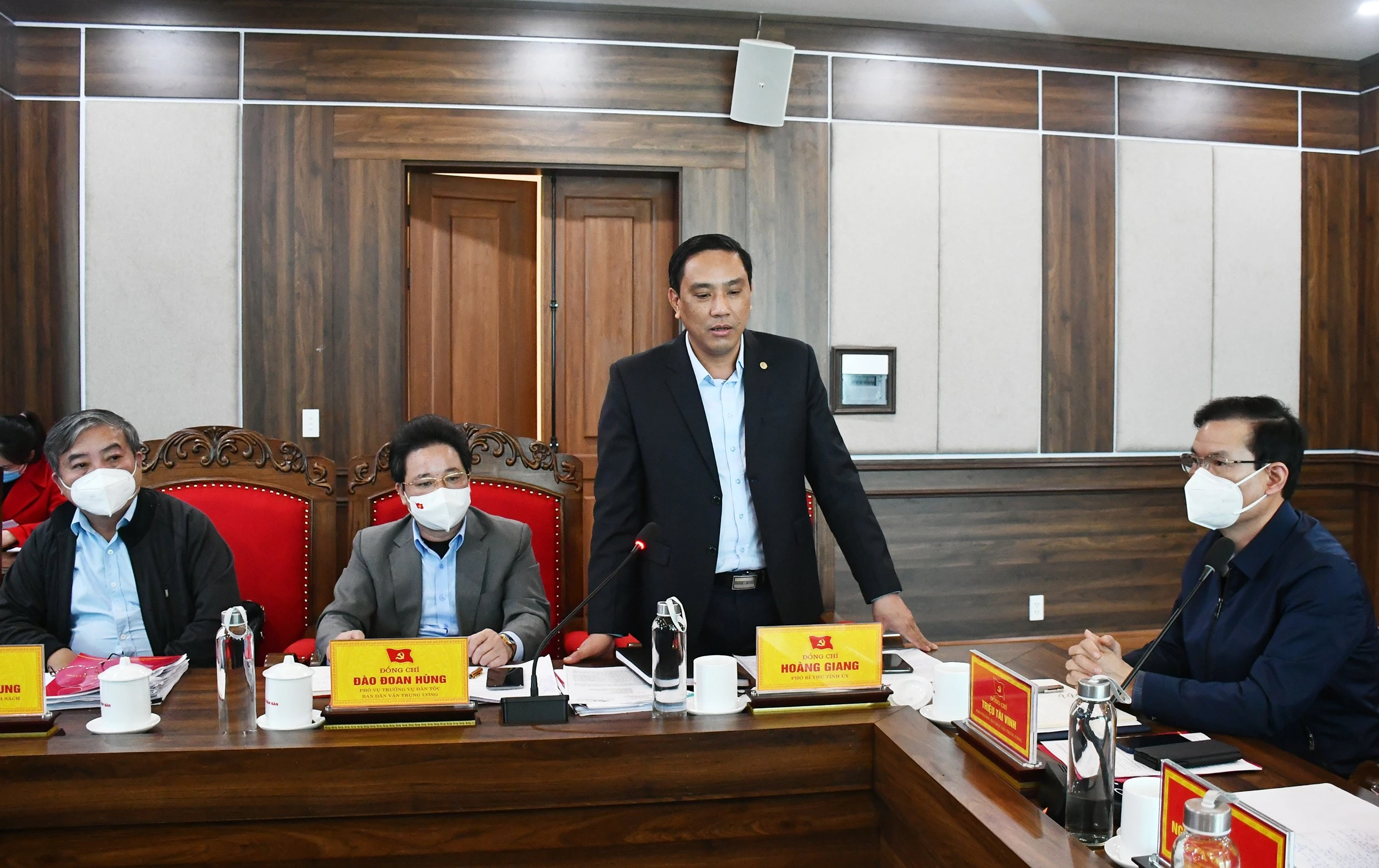 Khảo sát, nắm tình hình công tác dân vận của Đảng tại huyện Văn Bàn ảnh 3