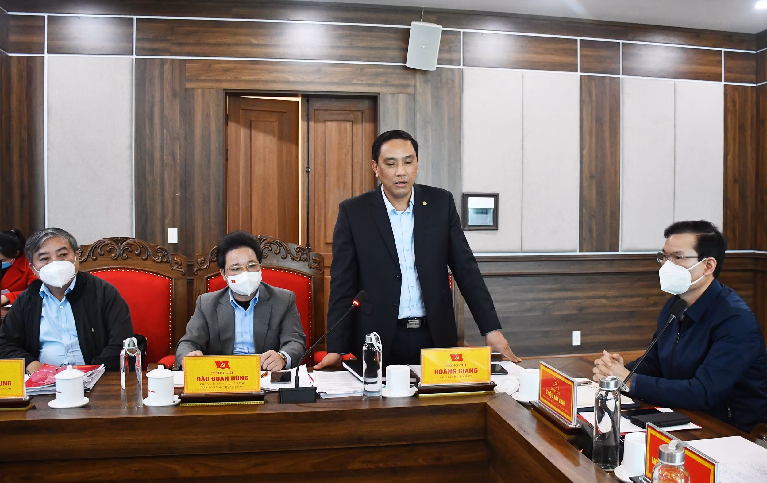 Khảo sát, nắm tình hình công tác dân vận của Đảng tại huyện Văn Bàn ảnh 3