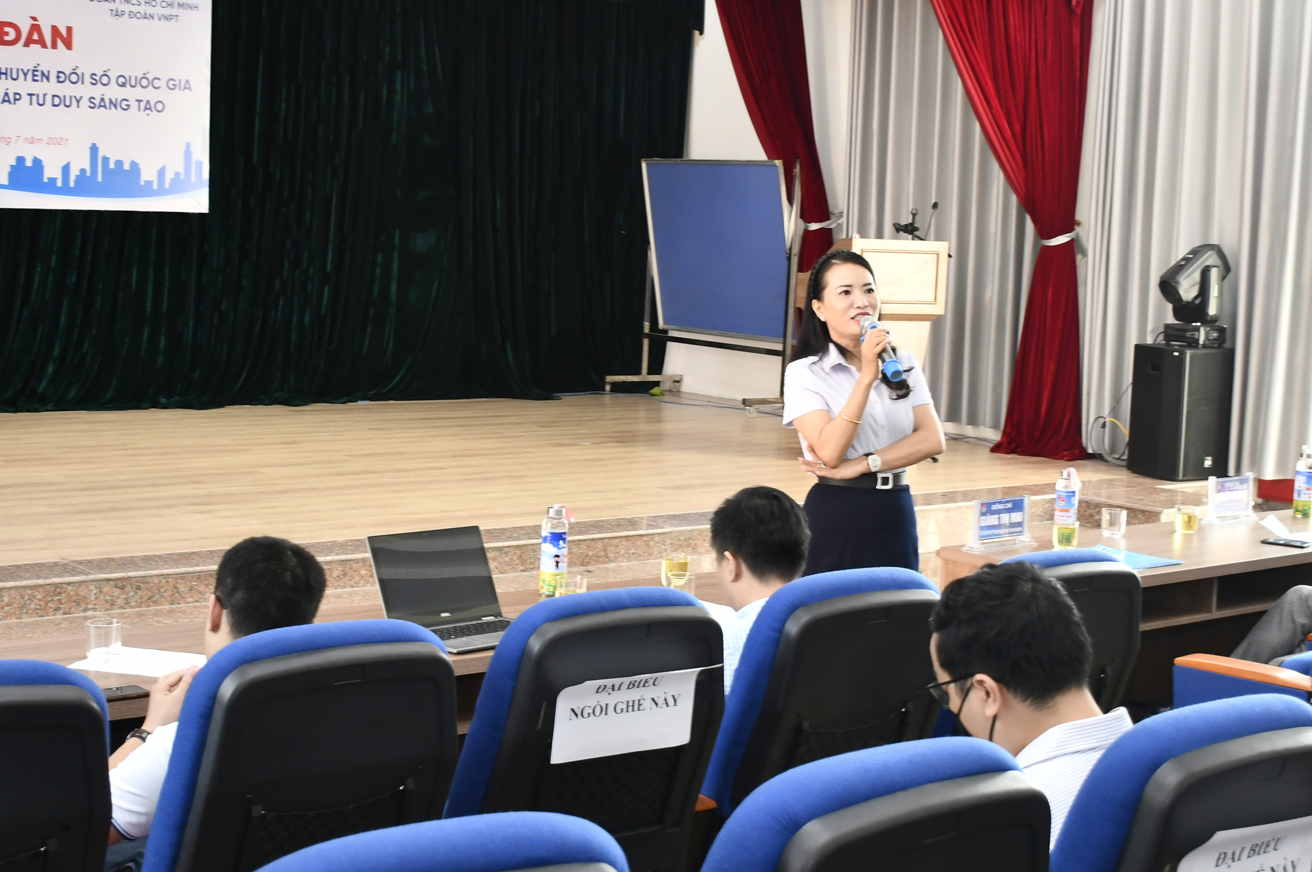 Chuyên gia VNPT chia sẻ các vấn đề đoàn viên, thanh niên quan tâm. Chuyên gia VNPT chia sẻ các vấn đề đoàn viên, thanh niên quan tâm.